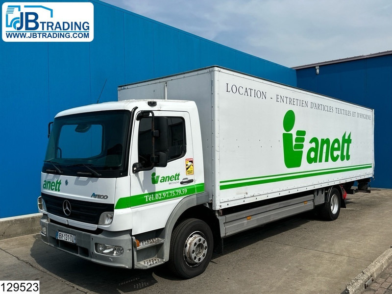 Mercedes-Benz Atego 1223 EURO 3, Manual - Camión caja cerrada: foto 1 Mercedes-Benz Atego 1223 EURO 3, Manual - Camión caja cerrada: foto 1