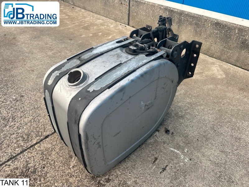 Universeel AdBlue Tank - Depósito de combustible: foto 1 Universeel AdBlue Tank - Depósito de combustible: foto 1