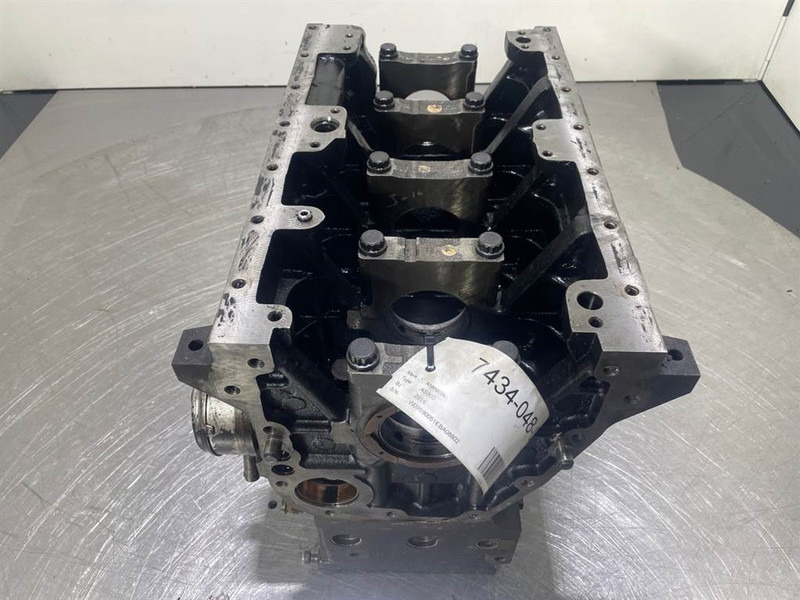 Ahlmann AS900-Cummins B3.3T-4989845-Crankcase/Unterblock - Motor para Maquinaria de construcción: foto 3 Ahlmann AS900-Cummins B3.3T-4989845-Crankcase/Unterblock - Motor para Maquinaria de construcción: foto 3