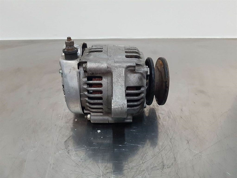 Kubota 12V 30A - Alternator/Lichtmaschine/Dynamo - Motor para Maquinaria de construcción: foto 3 Kubota 12V 30A - Alternator/Lichtmaschine/Dynamo - Motor para Maquinaria de construcción: foto 3