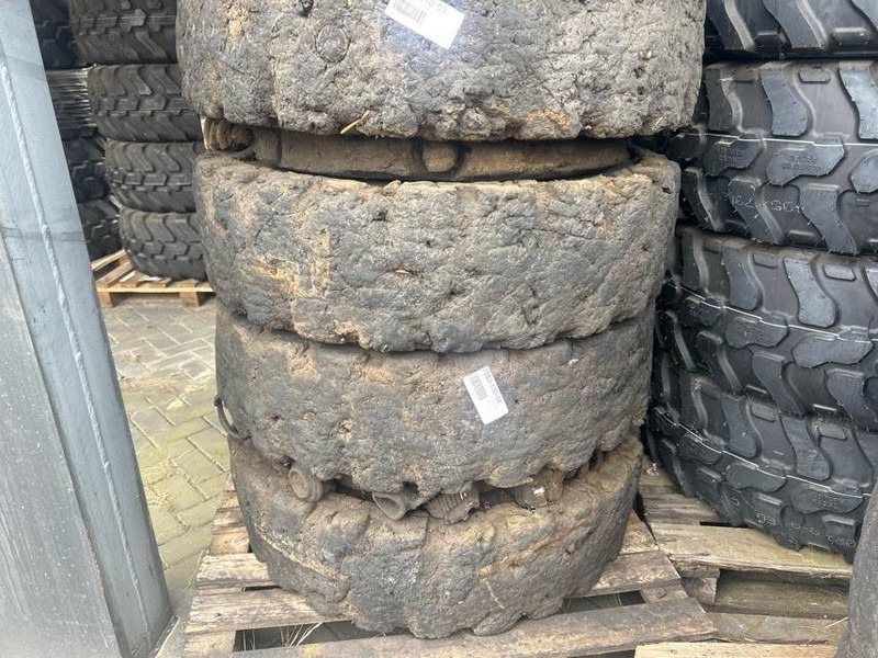 Liebherr A934C-12.00-20-Tire/Reifen/Band - Neumáticos y llantas para Maquinaria de construcción: foto 2 Liebherr A934C-12.00-20-Tire/Reifen/Band - Neumáticos y llantas para Maquinaria de construcción: foto 2