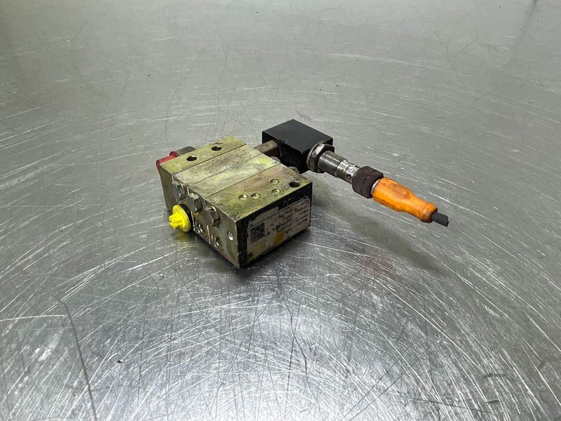 Liebherr L524-10444143 / 11341172-Lubricating system - Bastidor/ Chasis para Maquinaria de construcción: foto 4 Liebherr L524-10444143 / 11341172-Lubricating system - Bastidor/ Chasis para Maquinaria de construcción: foto 4