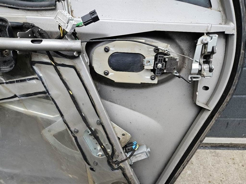Manitou MLT737-130PS+ - Door/Tür/Deur - Cabina e interior para Maquinaria de construcción: foto 4 Manitou MLT737-130PS+ - Door/Tür/Deur - Cabina e interior para Maquinaria de construcción: foto 4