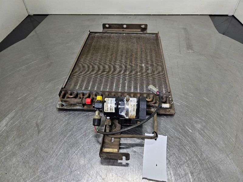 Sennebogen 835E-156803-Airco condenser/Klimakondensator - Bastidor/ Chasis para Maquinaria de construcción: foto 3 Sennebogen 835E-156803-Airco condenser/Klimakondensator - Bastidor/ Chasis para Maquinaria de construcción: foto 3