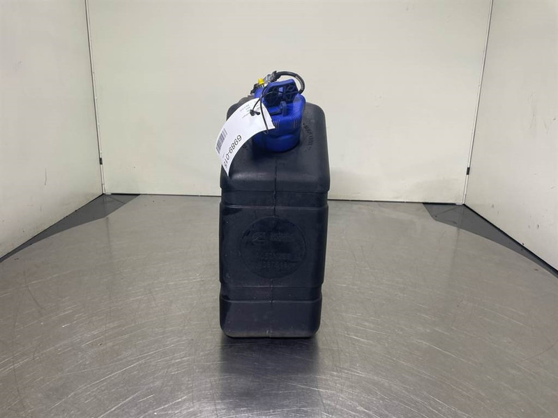 Sennebogen 835E-Cummins 4387616-AdBlue tank - Bastidor/ Chasis para Maquinaria de construcción: foto 3 Sennebogen 835E-Cummins 4387616-AdBlue tank - Bastidor/ Chasis para Maquinaria de construcción: foto 3