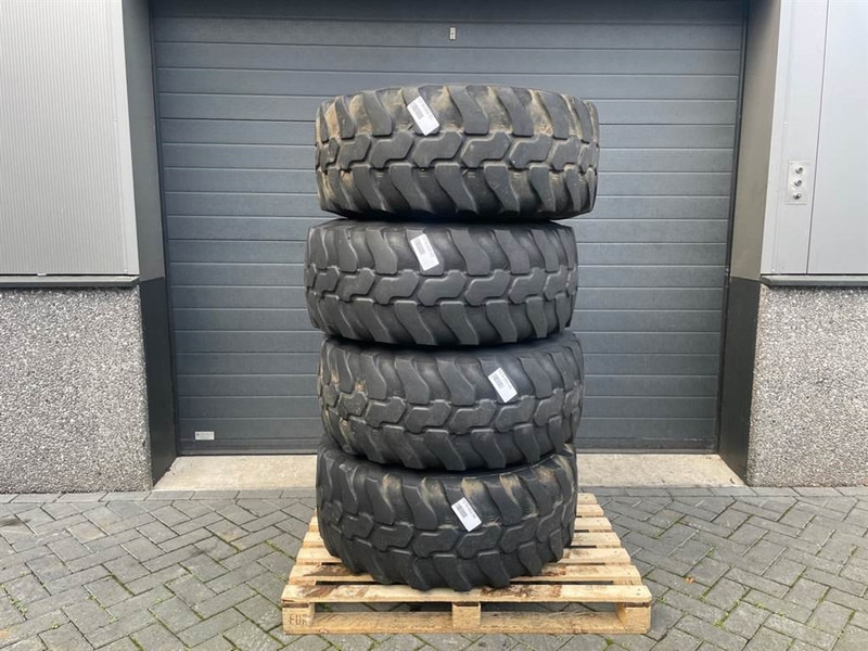 Terex AL80-Dunlop 405/70R18 (15.5/70R18)-Tire/Reifen - Neumáticos y llantas para Maquinaria de construcción: foto 1 Terex AL80-Dunlop 405/70R18 (15.5/70R18)-Tire/Reifen - Neumáticos y llantas para Maquinaria de construcción: foto 1