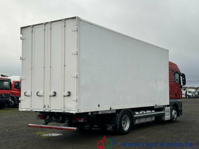 MAN TGX 18.360 Koffer XL Haus Bett Standhzg 277TKM - Camión caja cerrada: foto 4 MAN TGX 18.360 Koffer XL Haus Bett Standhzg 277TKM - Camión caja cerrada: foto 4