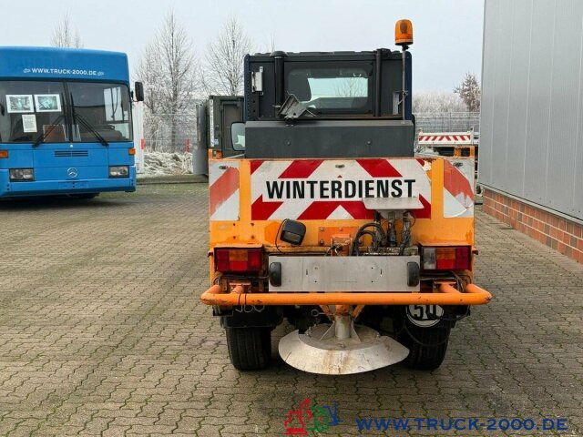 Multicar Tremo X56 Winterdienst Streuer + Besen NUR 9TKM - Barredora vial: foto 2 Multicar Tremo X56 Winterdienst Streuer + Besen NUR 9TKM - Barredora vial: foto 2
