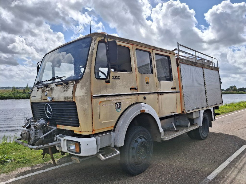 Mercedes-Benz 1017 - Camión de bomberos: foto 1 Mercedes-Benz 1017 - Camión de bomberos: foto 1