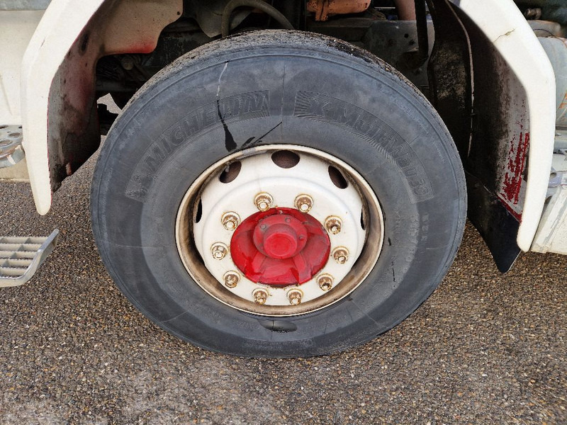 Scania R 142 H 6X2 V8 - Camión caja abierta: foto 2 Scania R 142 H 6X2 V8 - Camión caja abierta: foto 2