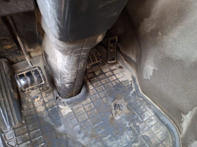 Camión volquete Volvo FM 12-380 8X4 STEEL SUSPENSION: foto 10 Camión volquete Volvo FM 12-380 8X4 STEEL SUSPENSION: foto 10