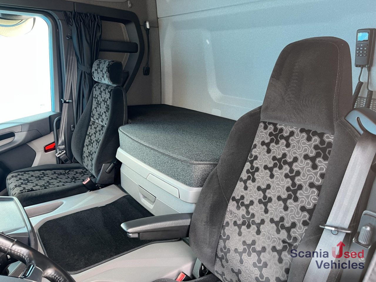 SCANIA G 360 A4x2NB HYBRID ! DIFF-L FULL AIR 8T LED NAVI - Cabeza tractora: foto 4 SCANIA G 360 A4x2NB HYBRID ! DIFF-L FULL AIR 8T LED NAVI - Cabeza tractora: foto 4