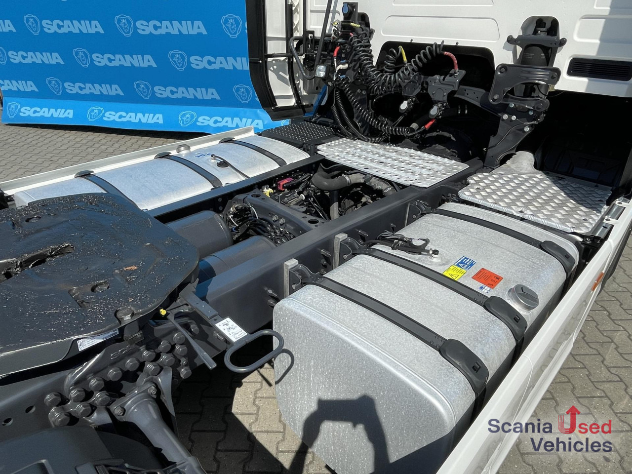 SCANIA R 450 A4x2NA DIFF-L RETARDER ACC 2X TANK - Cabeza tractora: foto 2 SCANIA R 450 A4x2NA DIFF-L RETARDER ACC 2X TANK - Cabeza tractora: foto 2