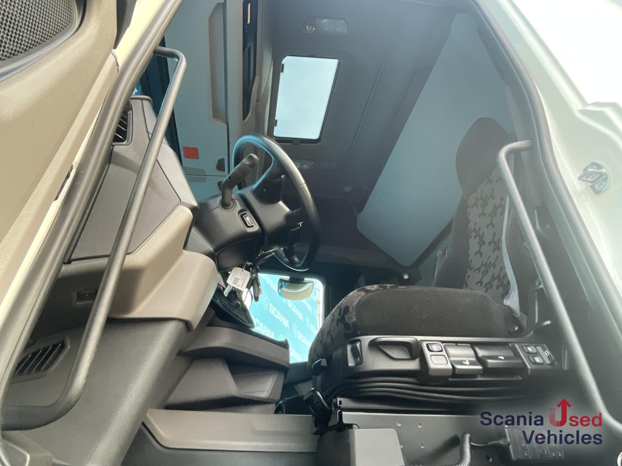 SCANIA R 450 A4x2NB DIFF-L RETARDER FULL AIR 8T ACC - Cabeza tractora: foto 4 SCANIA R 450 A4x2NB DIFF-L RETARDER FULL AIR 8T ACC - Cabeza tractora: foto 4