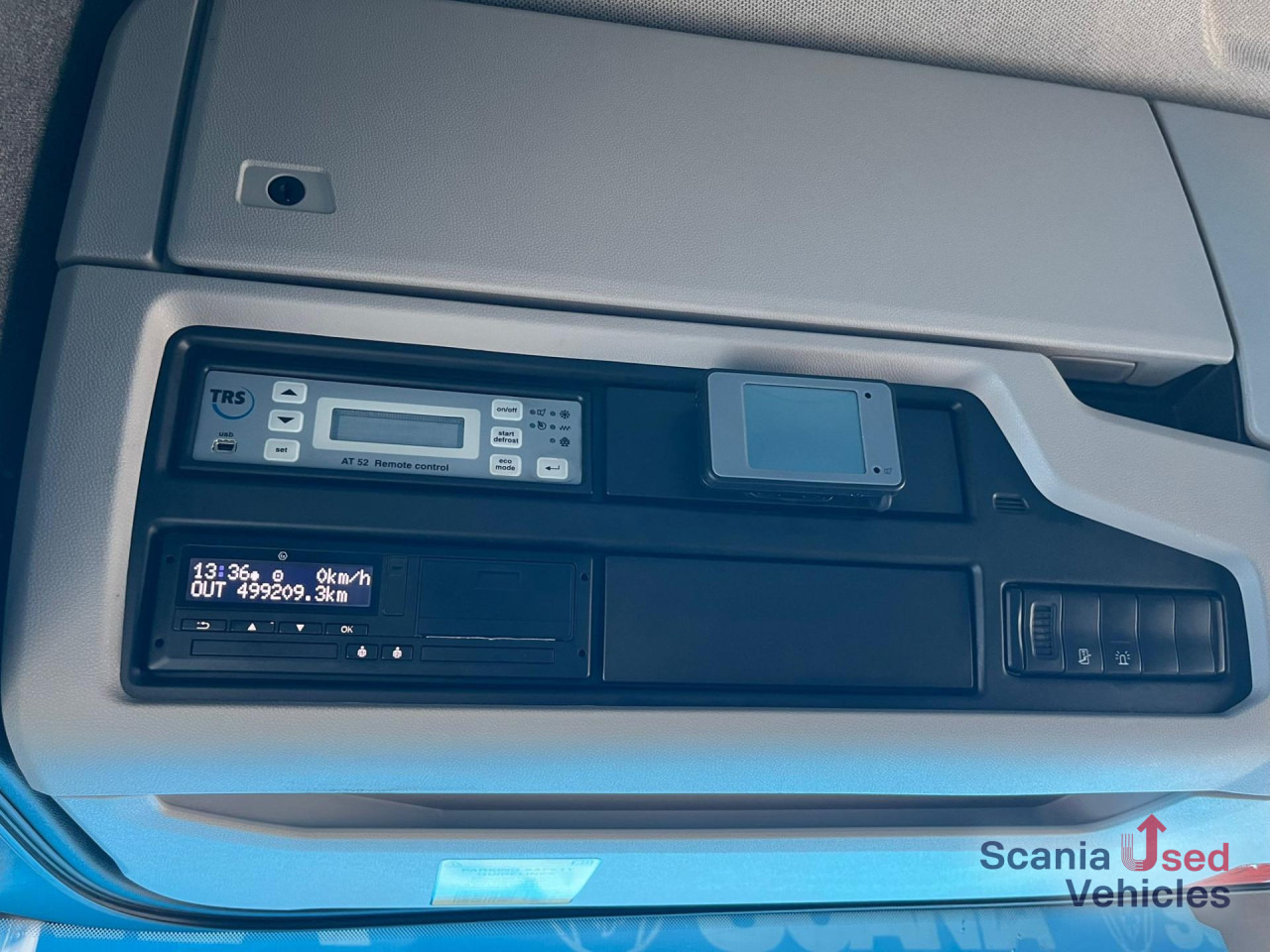 SCANIA R 410 B6x2*4NB LNG RETARDER FRIGO CHEREAU 765x250x - Camión frigorífico: foto 4 SCANIA R 410 B6x2*4NB LNG RETARDER FRIGO CHEREAU 765x250x - Camión frigorífico: foto 4