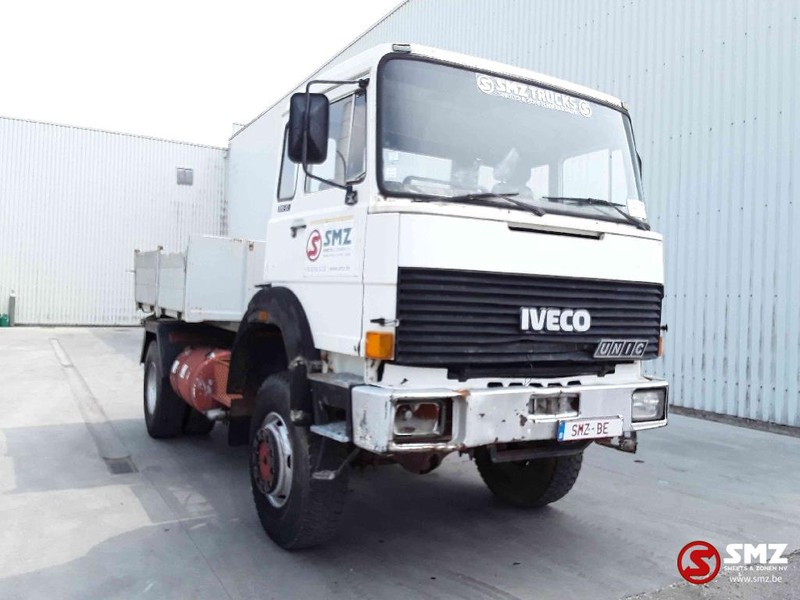Iveco Magirus 190.32 4x4 tractor french -francais - Camión caja abierta: foto 1 Iveco Magirus 190.32 4x4 tractor french -francais - Camión caja abierta: foto 1