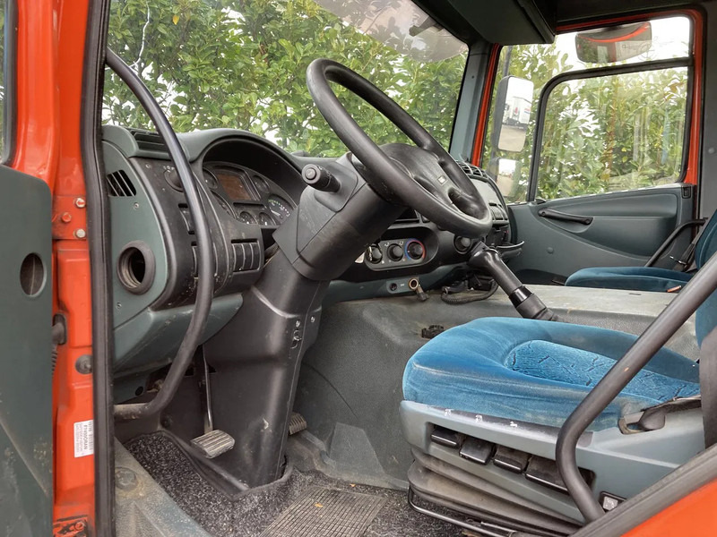 DAF CF65.180 Euro3 Manual / Laadklep - Camión chasis: foto 5 DAF CF65.180 Euro3 Manual / Laadklep - Camión chasis: foto 5