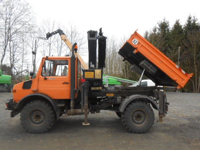 Unimog U1450 427/11 mit Kran - Camión volquete, Camión grúa: foto 1 Unimog U1450 427/11 mit Kran - Camión volquete, Camión grúa: foto 1