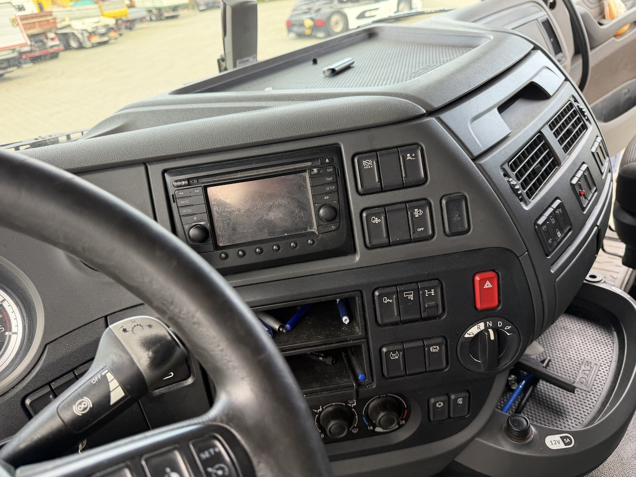 Daf XF 460 4x2 Retarder - Cabeza tractora: foto 2 Daf XF 460 4x2 Retarder - Cabeza tractora: foto 2