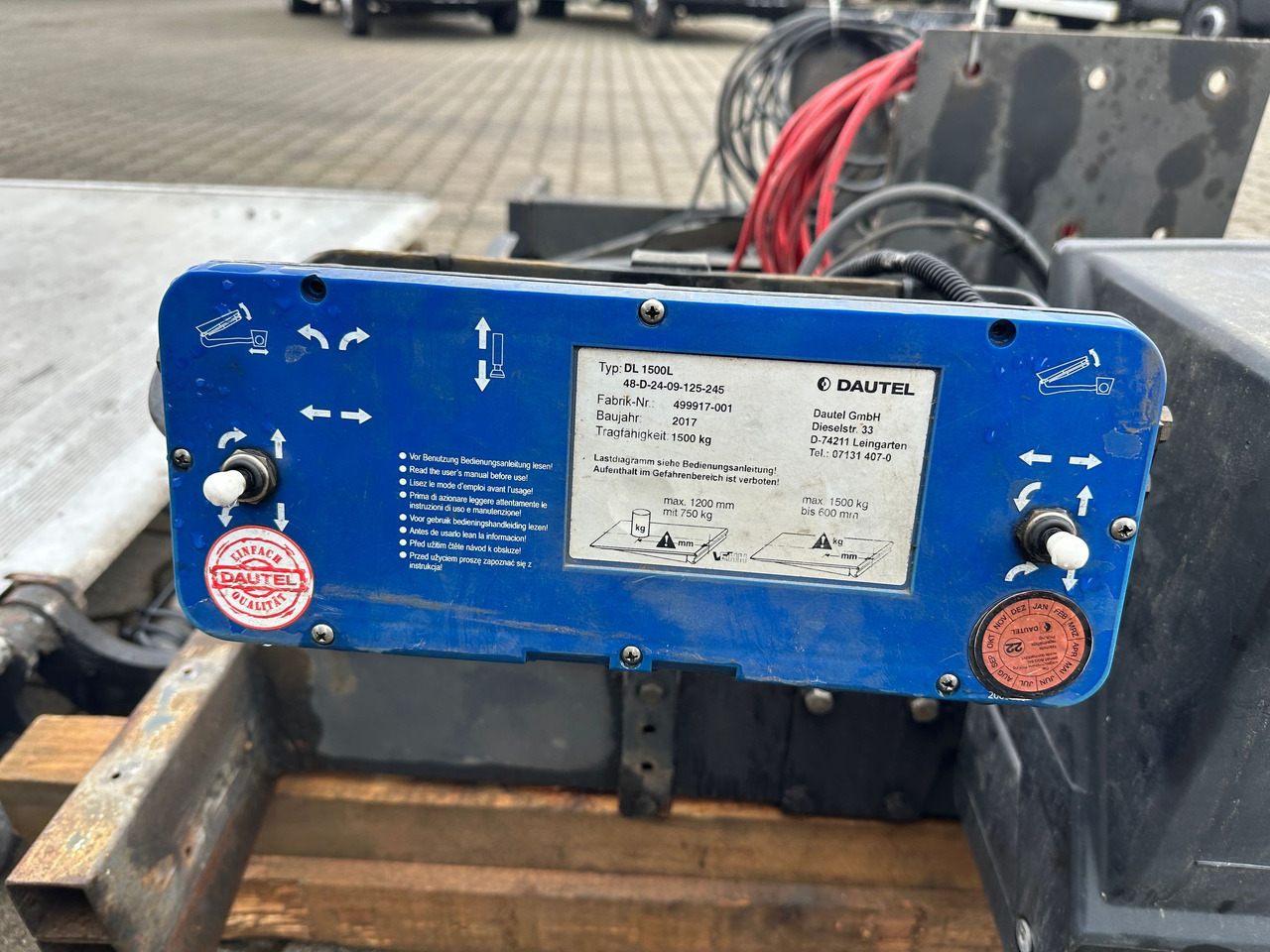 Iveco Koffer 8,80 m + Ladebordwand 1,5t - Furgoneta caja cerrada: foto 4 Iveco Koffer 8,80 m + Ladebordwand 1,5t - Furgoneta caja cerrada: foto 4