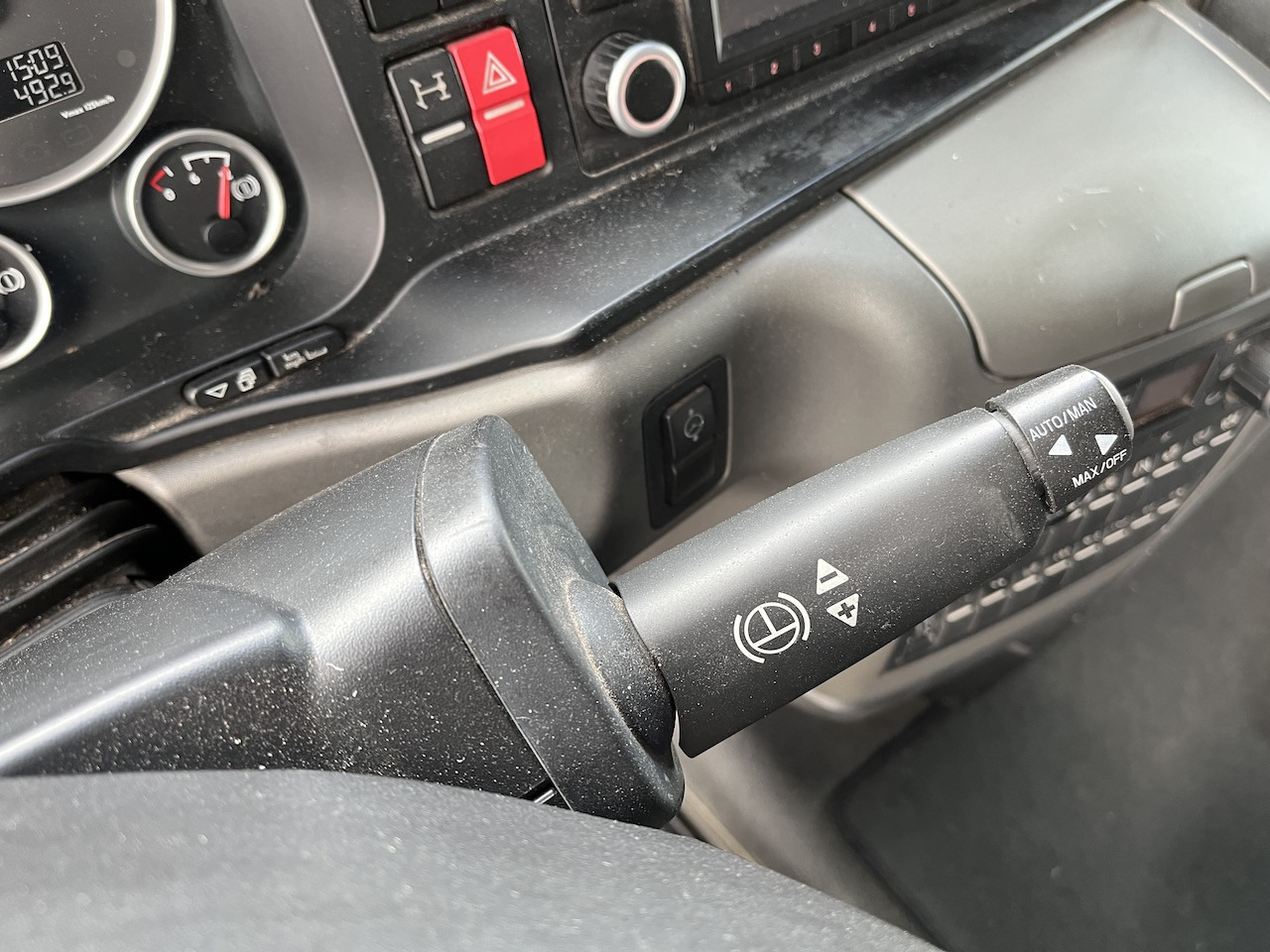 MAN TGX 26.480 6x2 Atlas 145.2 Kran Baustoff AHK - Camión caja abierta, Camión grúa: foto 2 MAN TGX 26.480 6x2 Atlas 145.2 Kran Baustoff AHK - Camión caja abierta, Camión grúa: foto 2