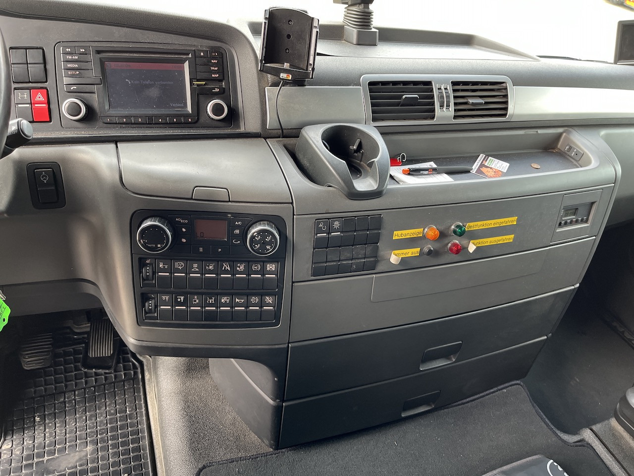 MAN TGX 26.480 6x2 Atlas 145.2 Kran Baustoff AHK - Camión caja abierta, Camión grúa: foto 3 MAN TGX 26.480 6x2 Atlas 145.2 Kran Baustoff AHK - Camión caja abierta, Camión grúa: foto 3