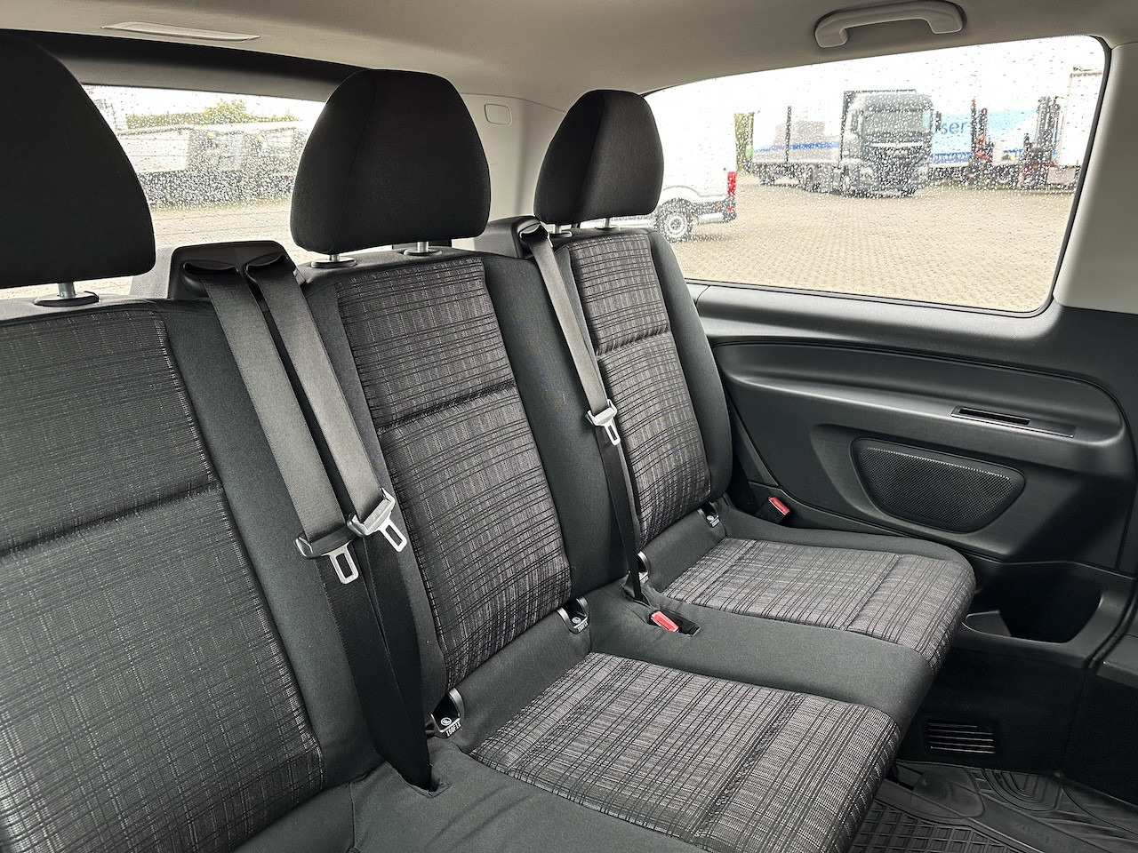 Mercedes-Benz Vito 111 CDI   9 Sitzer   BT   FSE   Klima   Tempomat   Radio - Furgoneta de pasajeros: foto 2 Mercedes-Benz Vito 111 CDI   9 Sitzer   BT   FSE   Klima   Tempomat   Radio - Furgoneta de pasajeros: foto 2