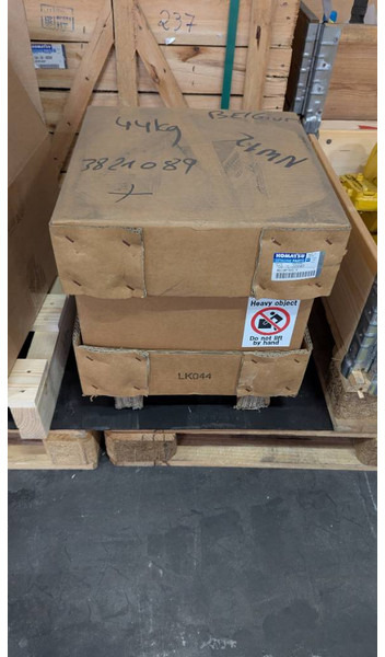 Komatsu D65PX-15 - HYDRAULIC MOTOR ASSY - 708-7L-00040 - Bulldozer: foto 2 Komatsu D65PX-15 - HYDRAULIC MOTOR ASSY - 708-7L-00040 - Bulldozer: foto 2