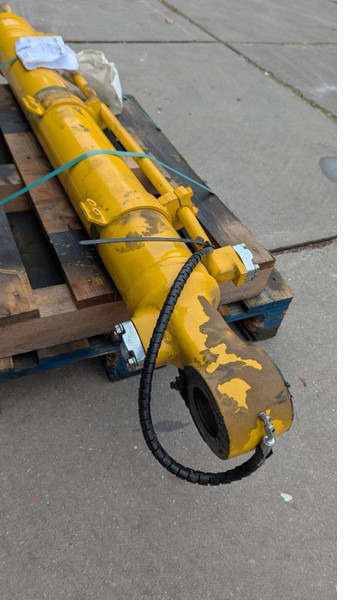 Komatsu PC210LC-10 / -11 - BUCKET CYLINDER - 707-E1-01300 - Excavadora de cadenas: foto 5 Komatsu PC210LC-10 / -11 - BUCKET CYLINDER - 707-E1-01300 - Excavadora de cadenas: foto 5