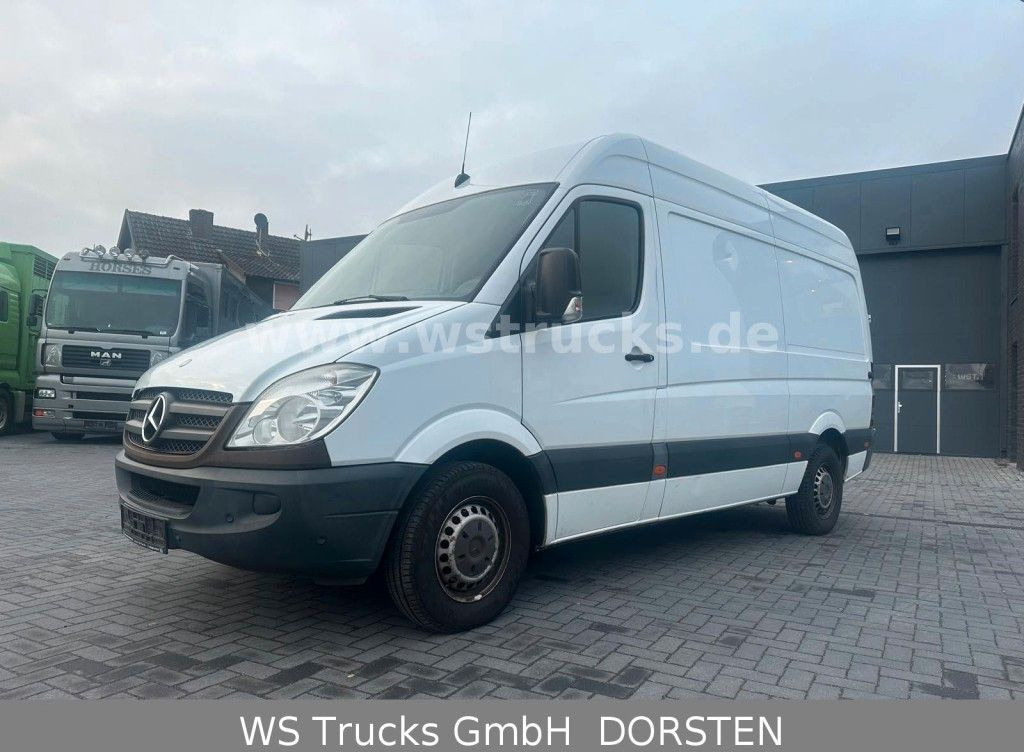 Mercedes-Benz Sprinter II Kasten 216 CDI Hoch/Lang - Coche: foto 3 Mercedes-Benz Sprinter II Kasten 216 CDI Hoch/Lang - Coche: foto 3