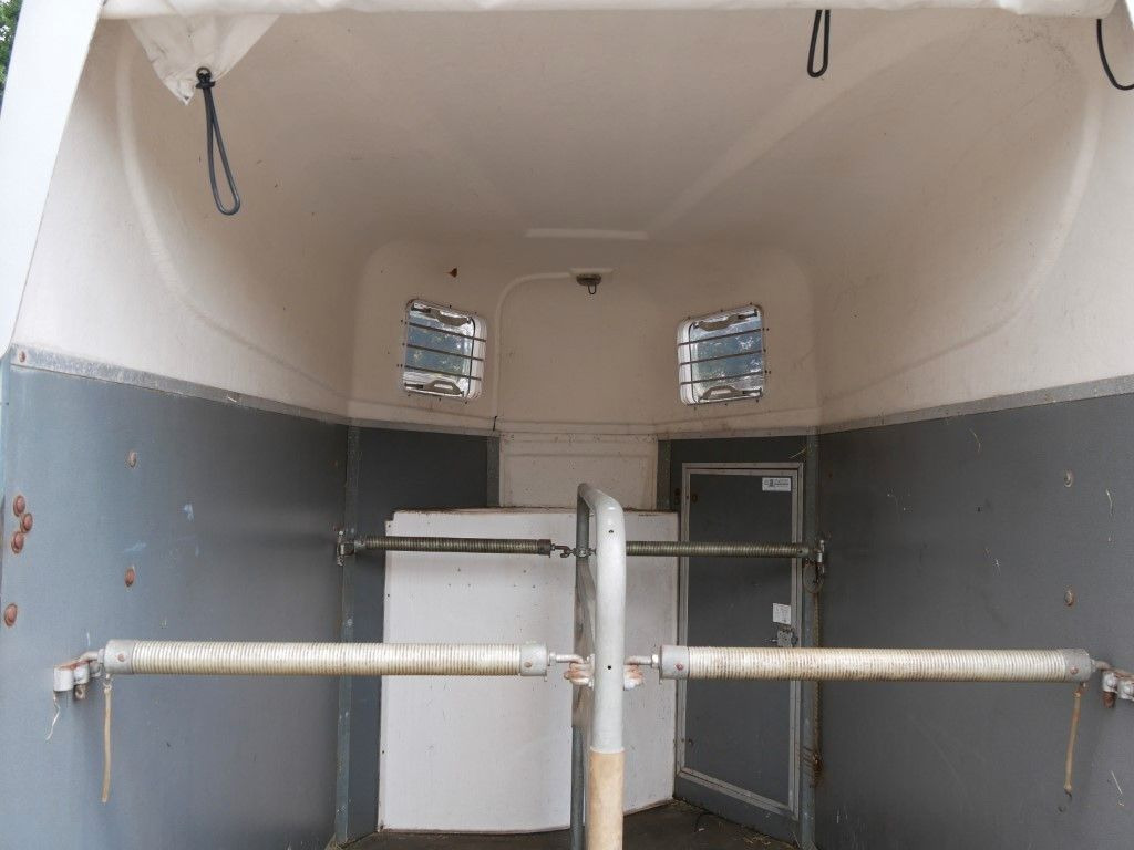 Westeria 2 Pferde Westeria 2 Pferde - Remolque para caballos: foto 4 Westeria 2 Pferde Westeria 2 Pferde - Remolque para caballos: foto 4