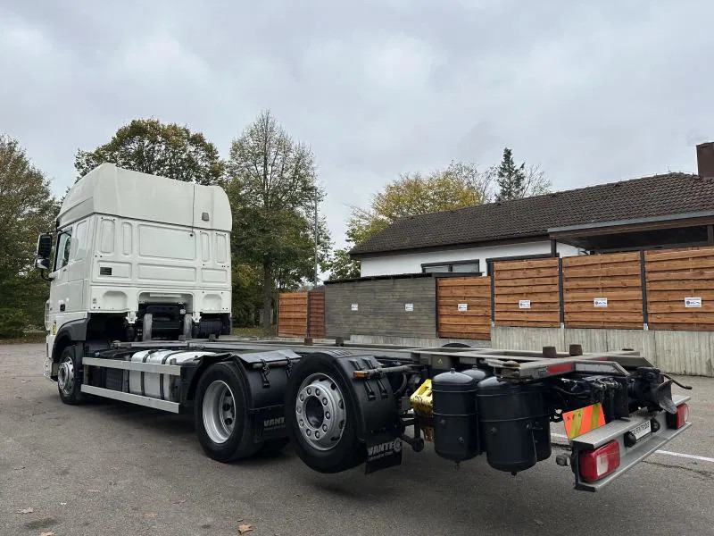 DAF XF 106 2 x 450 SSC 6X2 Jumbo Multiwechsl VANTEC - Camión portacontenedore/ Intercambiable: foto 2 DAF XF 106 2 x 450 SSC 6X2 Jumbo Multiwechsl VANTEC - Camión portacontenedore/ Intercambiable: foto 2