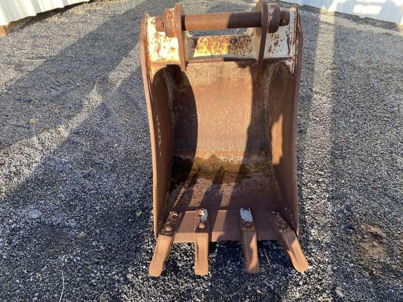 CATERPILLAR 570mm - type tractopelle - Cazo para excavadora: foto 3 CATERPILLAR 570mm - type tractopelle - Cazo para excavadora: foto 3