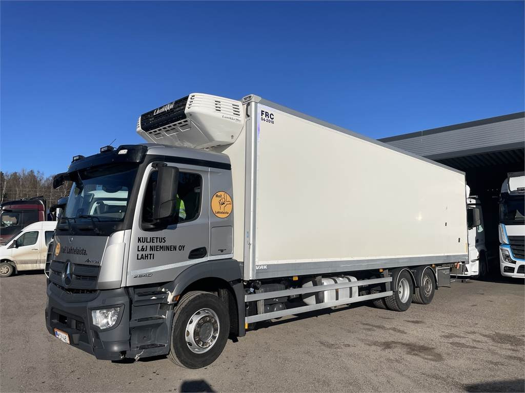 Mercedes-Benz ANTOS 2540 L/6x2 VAK FRC Umpikori - Camión isotérmico: foto 1 Mercedes-Benz ANTOS 2540 L/6x2 VAK FRC Umpikori - Camión isotérmico: foto 1