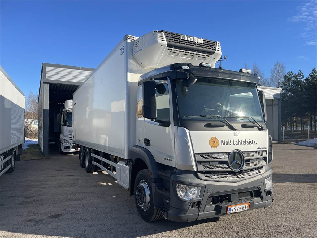 Mercedes-Benz ANTOS 2540 L/6x2 VAK FRC Umpikori - Camión isotérmico: foto 2 Mercedes-Benz ANTOS 2540 L/6x2 VAK FRC Umpikori - Camión isotérmico: foto 2