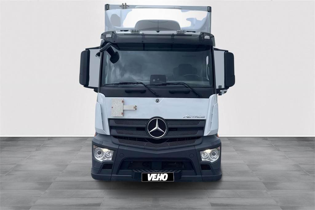 Mercedes-Benz Actros 1827 4x2 8,7m umpikori+PL nostin - Camión isotérmico: foto 2 Mercedes-Benz Actros 1827 4x2 8,7m umpikori+PL nostin - Camión isotérmico: foto 2