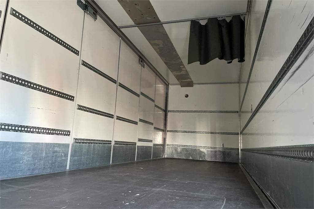 Camión isotérmico Mercedes-Benz Actros 1827 4x2 8,7m umpikori+PL nostin: foto 7