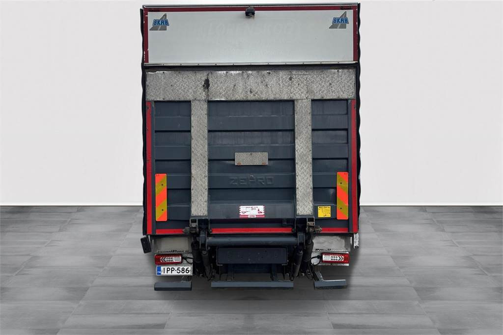 Renault Midlum D250 KSA-kori - Camión caja cerrada: foto 4 Renault Midlum D250 KSA-kori - Camión caja cerrada: foto 4