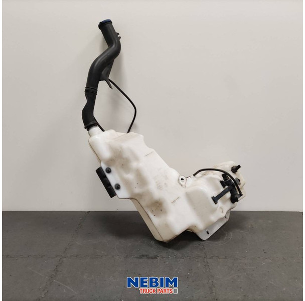 Volvo Volvo - 84092259 - Ruitensproeier reservoir FH4 - Recambio para Camión: foto 1 Volvo Volvo - 84092259 - Ruitensproeier reservoir FH4 - Recambio para Camión: foto 1