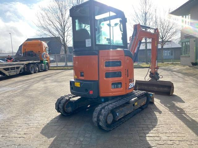 Hitachi ZX 26 U-6 MIETE / RENTAL (12002050) - Miniexcavadora: foto 5 Hitachi ZX 26 U-6 MIETE / RENTAL (12002050) - Miniexcavadora: foto 5