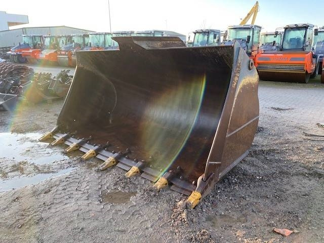 Liebherr (1884) L 586 Schaufel / bucket - Cargadora de ruedas: foto 5 Liebherr (1884) L 586 Schaufel / bucket - Cargadora de ruedas: foto 5