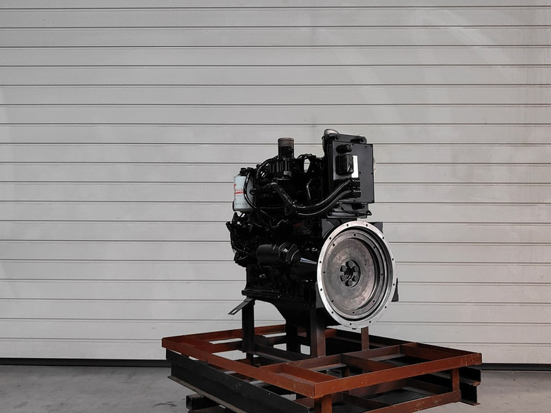 Cummins QSB3.3 RECONDITIONED - Maquinaria de construcción: foto 4 Cummins QSB3.3 RECONDITIONED - Maquinaria de construcción: foto 4