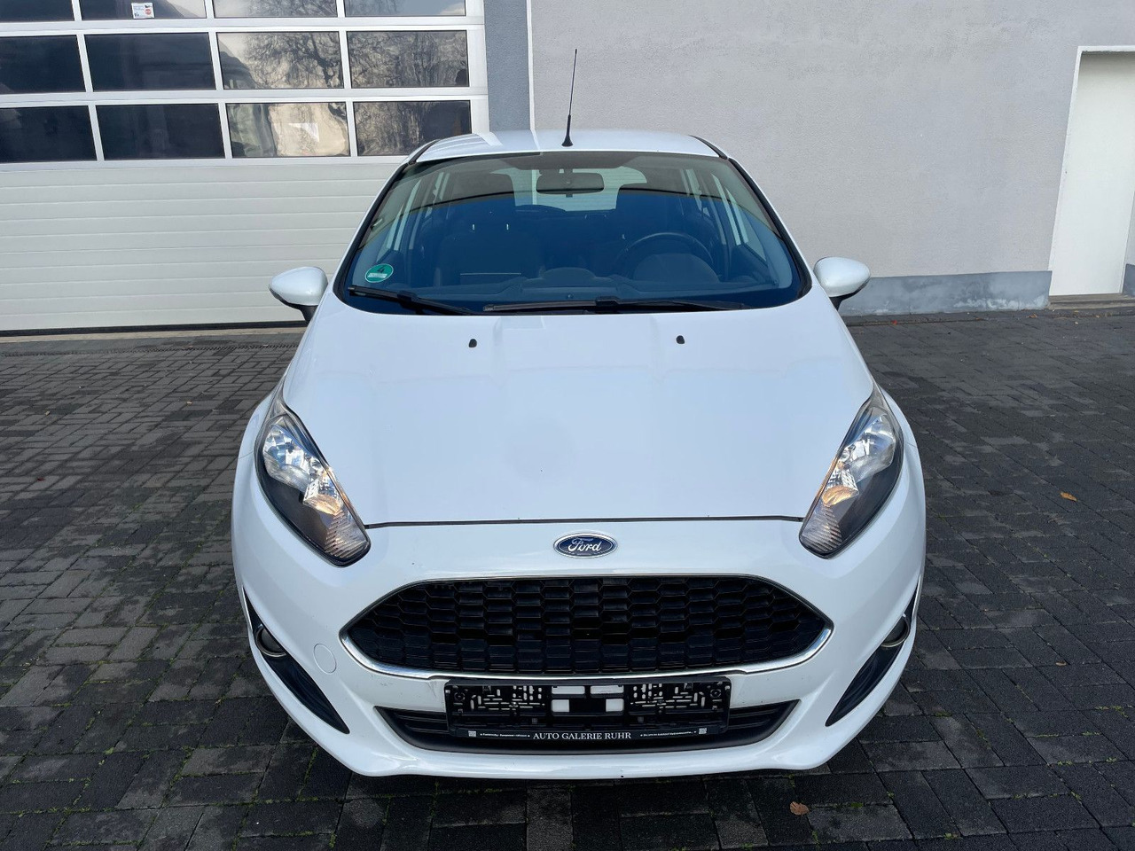 Ford Fiesta 1.0i Celebration - Sedan: foto 5 Ford Fiesta 1.0i Celebration - Sedan: foto 5