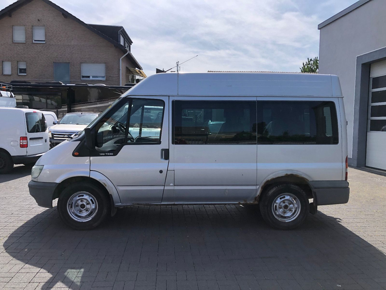 Furgoneta de pasajeros Ford Transit 2.4 TDi, Heckantrieb, 8-Sitzer, Klima: foto 8 Furgoneta de pasajeros Ford Transit 2.4 TDi, Heckantrieb, 8-Sitzer, Klima: foto 8