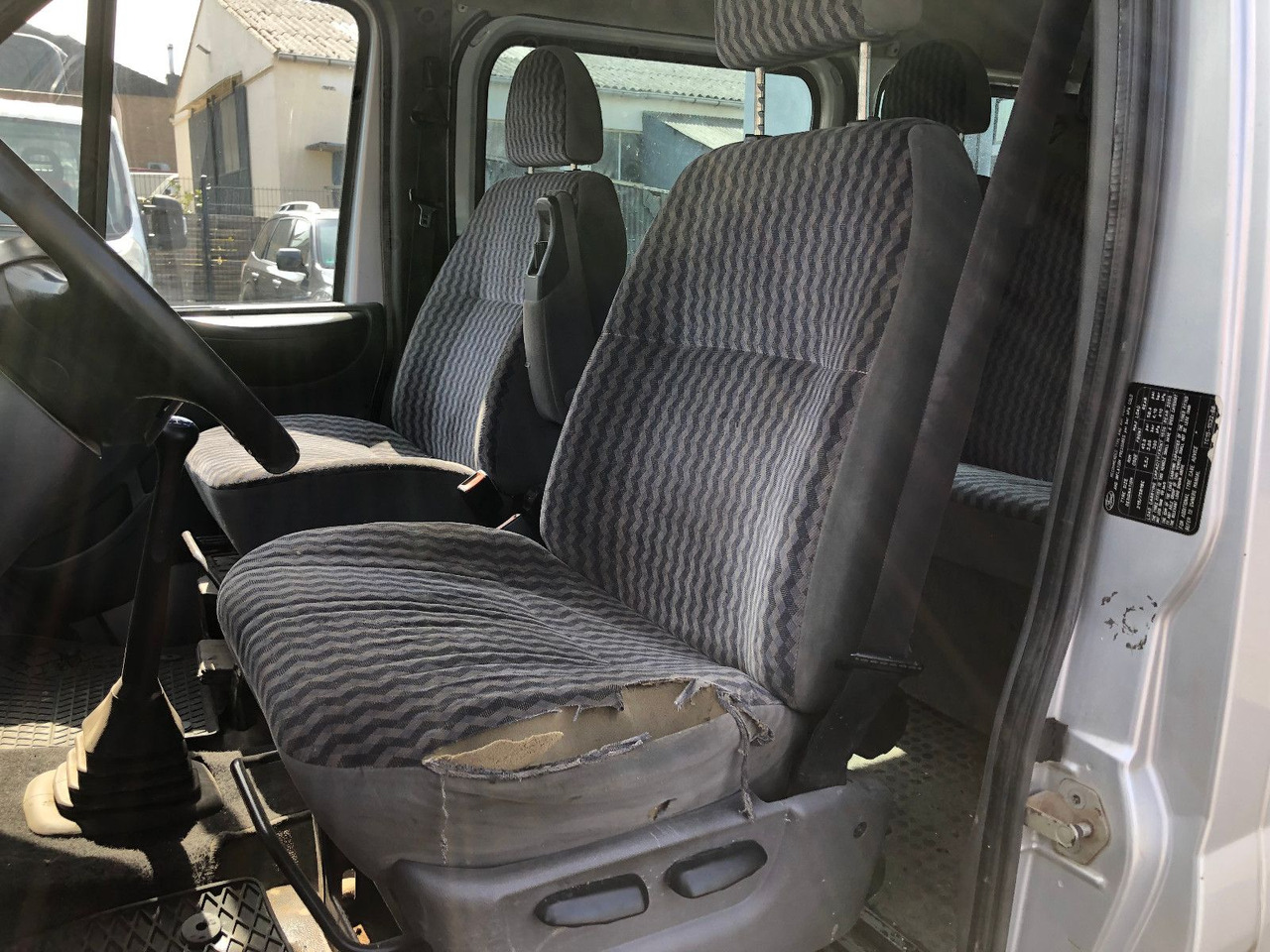 Furgoneta de pasajeros Ford Transit 2.4 TDi, Heckantrieb, 8-Sitzer, Klima: foto 10 Furgoneta de pasajeros Ford Transit 2.4 TDi, Heckantrieb, 8-Sitzer, Klima: foto 10