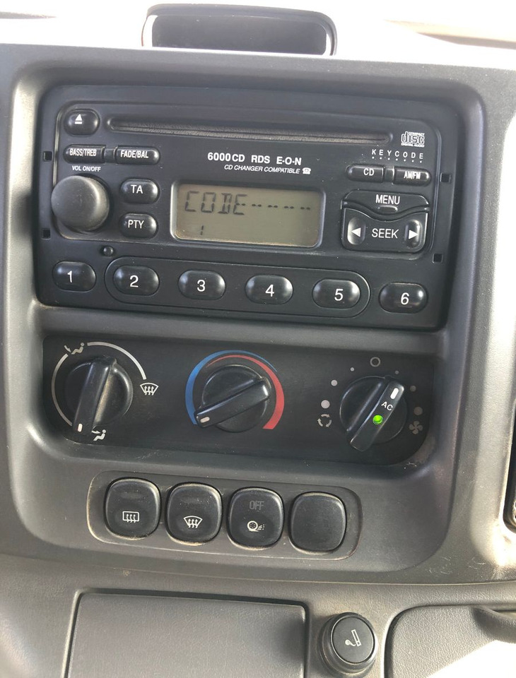 Furgoneta de pasajeros Ford Transit 2.4 TDi, Heckantrieb, 8-Sitzer, Klima: foto 22 Furgoneta de pasajeros Ford Transit 2.4 TDi, Heckantrieb, 8-Sitzer, Klima: foto 22