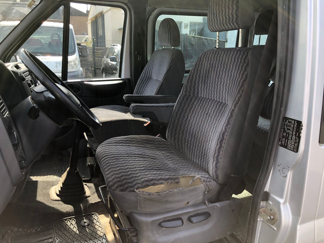 Furgoneta de pasajeros Ford Transit 2.4 TDi, Heckantrieb, 8-Sitzer, Klima: foto 25 Furgoneta de pasajeros Ford Transit 2.4 TDi, Heckantrieb, 8-Sitzer, Klima: foto 25