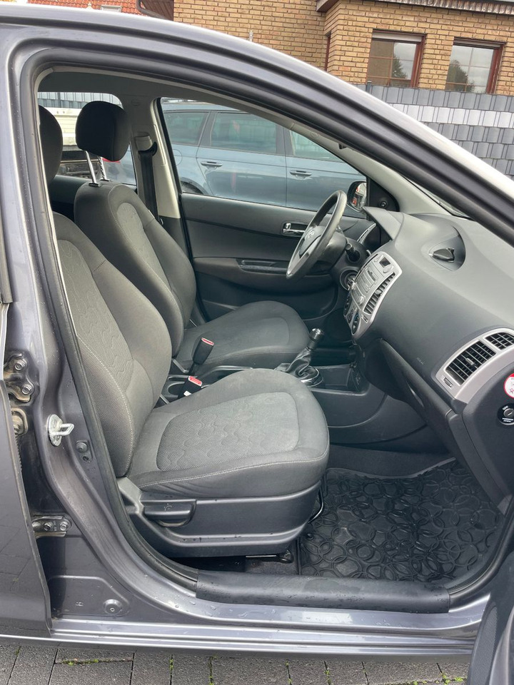 Sedan Hyundai i20 TÜV 11-2027: foto 14 Sedan Hyundai i20 TÜV 11-2027: foto 14