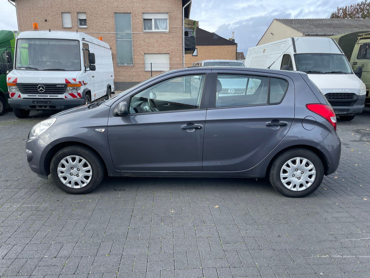 Sedan Hyundai i20 TÜV 11-2027: foto 8 Sedan Hyundai i20 TÜV 11-2027: foto 8