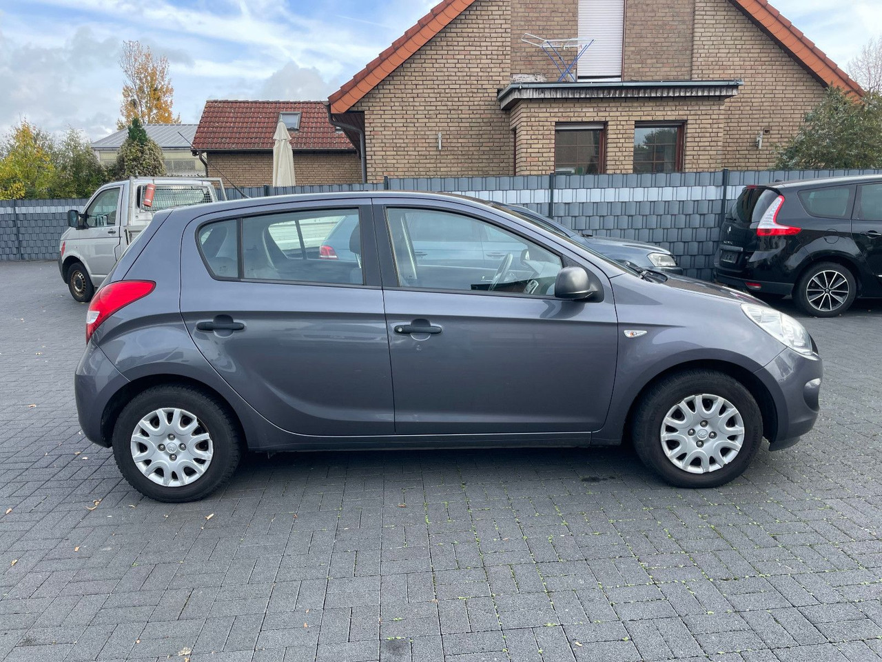 Sedan Hyundai i20 TÜV 11-2027: foto 6 Sedan Hyundai i20 TÜV 11-2027: foto 6